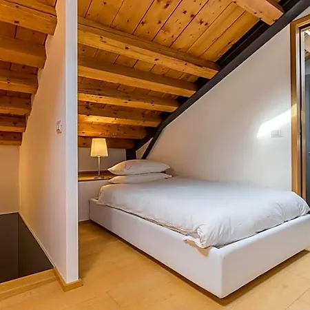 Aparthotel The Silk House By Lionhost 4*