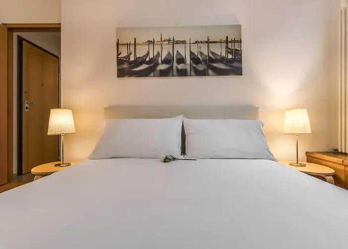 The Silk House By Lionhost Venise