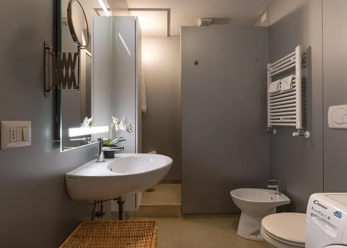 The Silk House By Lionhost 3*